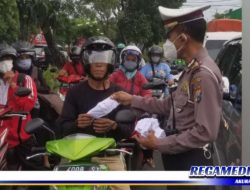 Ops Keselamatan Semeru, Polsek Krembangan Sosialisasi Prokes dan Bagikan Masker