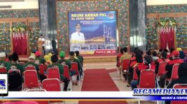 Caption: saat berlangsungnya reuni akbar para PKL se Madura - Jawa, di gedung Rato Ebhu Bangkalan.