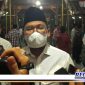 Caption: Bupati Bangkalan (R Abdul Latif Amin Imron) saat diwawancara awak media.