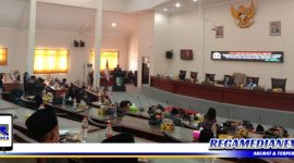 Caption: suasana saat berlangsung rapat paripurna Penyampaian Laporan Keterangan Pertanggung-jawaban  (LKPJ) Bupati Sampang tahun anggaran 2021.