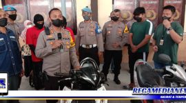 Caption: Kapolres Sampang (AKBP Arman) saat tunjukkan barang bukti sepeda motor yang diamankan dari ungkap kasus curanmor.