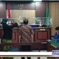 Caption: pengambilan sumpah sebelum berlangsungnya sidang sengketa lahan.