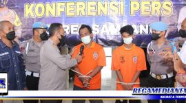Caption: konferensi pers, Kapolres Sampang (AKBP Arman) interogasi langsung tersangka kasus narkoba.