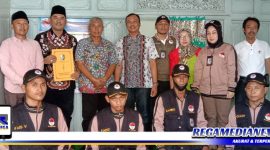 Caption: sejumlah pengurus Komando HAM DPD Kabupaten Sampang bersama Bakesbangpol Kabupaten Sampang.