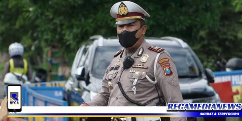 Caption: Kasat Lantas Polres Pelabuhan Tanjung Perak Surabaya (AKP Eko Adi Wibowo).