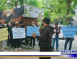 Gagak Hitam dan Rembol 76 Geruduk Pengadilan Surabaya