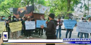 Gagak Hitam dan Rembol 76 Geruduk Pengadilan Surabaya