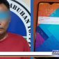 Caption: tersangka inisial SMD dan barang buktinya saat diamankan di Mapolres Pelabuhan Tanjung Perak Surabaya. 