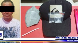 Caption: tersangka kasus narkoba berinisial (MS) dan barang buktinya saat diamankan di Mapolres Tanjung Perak Surabaya.