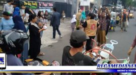 Caption: Big Family Ibu Ajenna Rabesan Kedungdung Sampang saat berbagi takjil gratis.