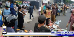 Raih Berkah Ramadhan, Big Family Ibu Ajenna Berbagi Takjil