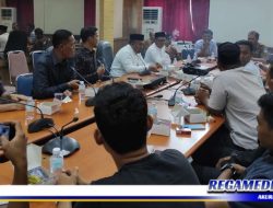 Warga Forum Keuchik Bakongan Timur Datangi DPRK Aceh Selatan