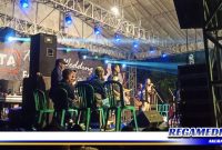 Caption: saat berlangsungnya orkes dangdut di Desa Sejati, Camplong, Sampang, disaat pandemi covid dan tanpa menerapkan protokol kesehatan.