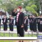 Caption: Wakil Bupati Sampang (H. Abdullah Hidayat) saat pimpin upacara Hardiknas di halaman kantor Pemkab Sampang. (Doc: Prokopim Pemkab Sampang)