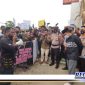 Caption: mahasiswa asal Papua saat melakukan aksi demo didepan kantor DPRD Kota Gorontalo.
