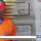Caption: tersangka pencurian sepeda motor dan surat-surat kendaraan diamankan di Mapolsek Tambaksari Surabaya.