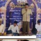 Caption: Bupati Sampang (H. Slamet Junaidi) menyampaikan sambutannya saat safari ramadhan di Desa Meteng, Kecamatan Omben.