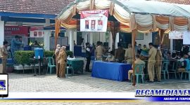 Caption: suasana saat berlangsungnya pemilihan PAW Kepala Desa Bancelok, di kantor Kecamatan Jrengik, Sampang.