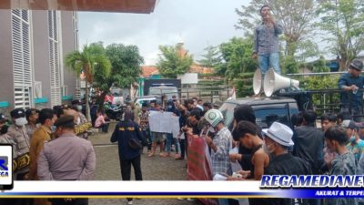 Puluhan Pemuda Minta Kejelasan Tanah SMPN 3 Geger Bangkalan