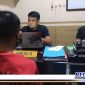 Caption: tersangka inisial (SB) saat dimintai keterangan oleh petugas Polsekta Sampang.