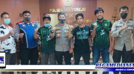 Captio: Kapolsek Mulyorejo (Kompol Ardi Purboyo) bersama Brigade Bonek Sabrangan.