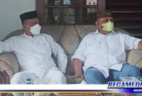 Caption: mantan Gubernur Gorontalo (H. Ruslie Habibie) bersama mantan Ketua DPRD Kota Gorontalo (Fedriyanto Koniyo), saat menghadiri acara takziah hari ke 5 meninggalnya almarhum Om Riu.
