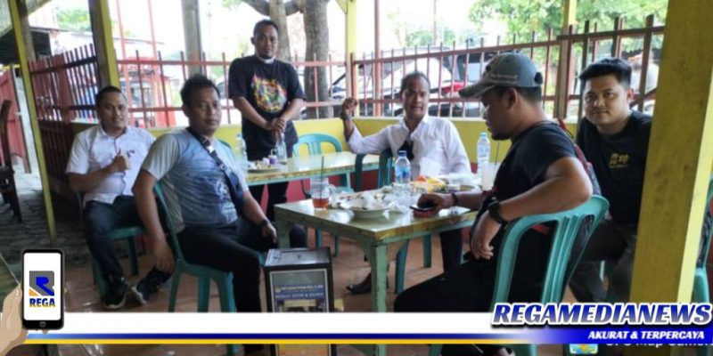 Caption: Kanit PPA Satreskrim Polrestabes Surabaya bersama anggotanya.