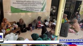 Pertamina Hulu Energi West Madura Offshore (PHE WMO) mengembangkan inovasi produk fortifikasi garam di Desa Banyusangka, Kecamatan Tanjungbumi, Kabupaten Bangkalan.