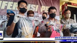 Caption: Kapolsek Asemrowo (Kompol Hari Kurniawan) tunjukkan barang bukti kasus suami yang tega jual istrinya.