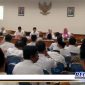 Caption: saat berlangsungnya pemanggilan camat dan kades, di aula kantor Pemkab Sampang.