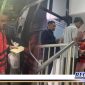 Caption: Kejari Bangkalan saat melakukan penahanan kembali terhadap dua tersangka kasus dugaan korupsi bansos PKH Desa Kelbung.