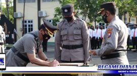 Caption: Kapolres Sampang (AKBP Arman) pimpin apel dan serah terima jabatan sejumlah PJU dan Kapolsek jajaran Polres Sampang.