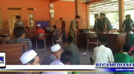 Caption: tampak antusias warga melakukan perekaman e-KTP yang digelar Pemdes Tobai Barat bersama Dispenduk Capil Sampang.