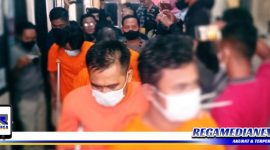 Caption: polisi gelandang 6 tersangka residivis pelaku curanmor dari sel tahanan Mapolres Bangkalan.