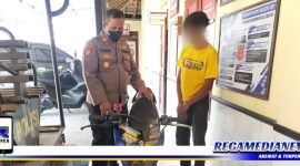 Caption: Kapolsekta Sampang (AKP Tomo), tunjukkan seorang joki dan sepeda motor yang digunakan untuk balap liar.