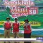 Caption: foto bersama Kepala Disdikbud Aceh Selatan Akmal AH.