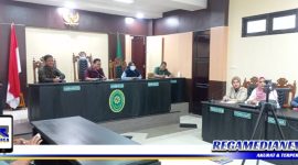 Caption: sidang terdakwa kasus pembunuhan bocah Pulau Mandangin, di Pengadilan Negeri Sampang.