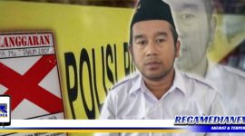 Caption: Ketua ARN (Zainal Abidin), telisik penyegelan kembali rumah oknum pegawai PT Pelni Surabaya inisial (DM), oleh DPRKPP Kota Surabaya.