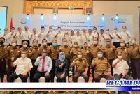 Caption: pihak BPJS Ketenagakerjaan pose bersama dengan pihak Kejaksaan se Jawa Timur.