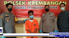 Caption: Kapolsek Krembangan (AKP Sudaryanto) tunjukkan seorang pengamen yang ditangkap saat pesta narkoba.