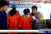 Caption: Kapolsek Asemrowo (Kompol Hari Kurniawan) menginterogasi langsung kedua tersangka kasus penipuan.