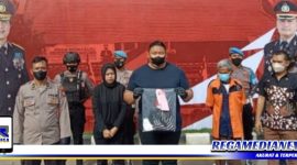 Caption: Kasat Reskrim Polres Pelabuhan Tanjung Perak tunjukkan barang bukti dan tersangka kasus pencabulan.