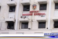 Caption: Gedung Satreskrim Polrestabes Surabaya.