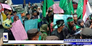 Mahasiswa Sampang Demo DPRD Tolak Rencana Kenaikan Harga BBM