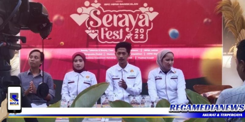 Caption: Konferensi Pers kegiatan Seraya Fest oleh Ketua HIMPI Bangkalan ( Zhavira Ayu Ratri Aldania).