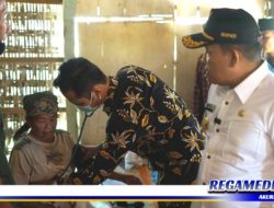 Bupati Sampang Turun ke Desa Temui Warga Kurang Mampu Beri Bantuan Rumah