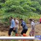 Caption: Sekda Cut Syazalisma dan Kalak BPBD H.Zainal Saat meninjau lokasi pengungsian di Gampong Lhok Bengkuang Kecamatan Tapaktuan.