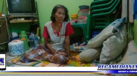 Caption: Semi Nuryani saat disambangi awak media dirumahnya.