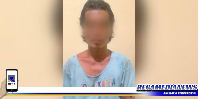 Caption: tersangka kasus penganiayaan inisial (AR), saat diamankan di ruang Satreskrim Polres Sampang.
