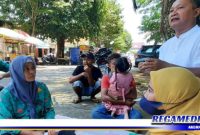 Caption: sejumlah pedagang pasar Ki Lemah Duwur Bangkalan mendapat sosialisasi program jaminan sosial, (Doc: BPJS Ketenagakerjaan).